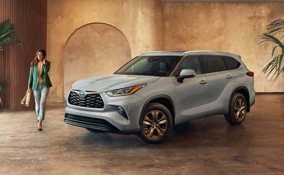 2022 Toyota Highlander Hybrid Prices, Reviews, and Pictures