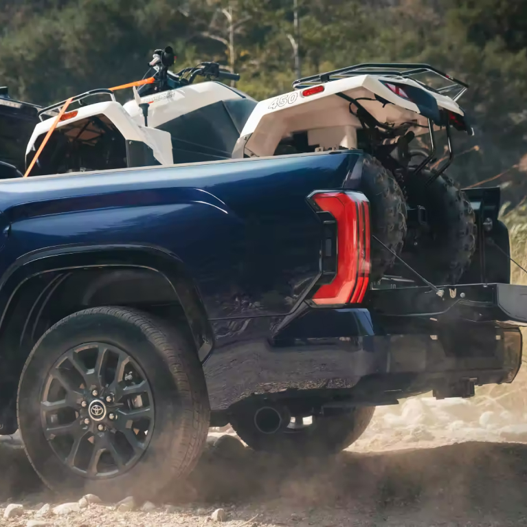 2025 Toyota Tundra SR5 CrewMax photo 7
